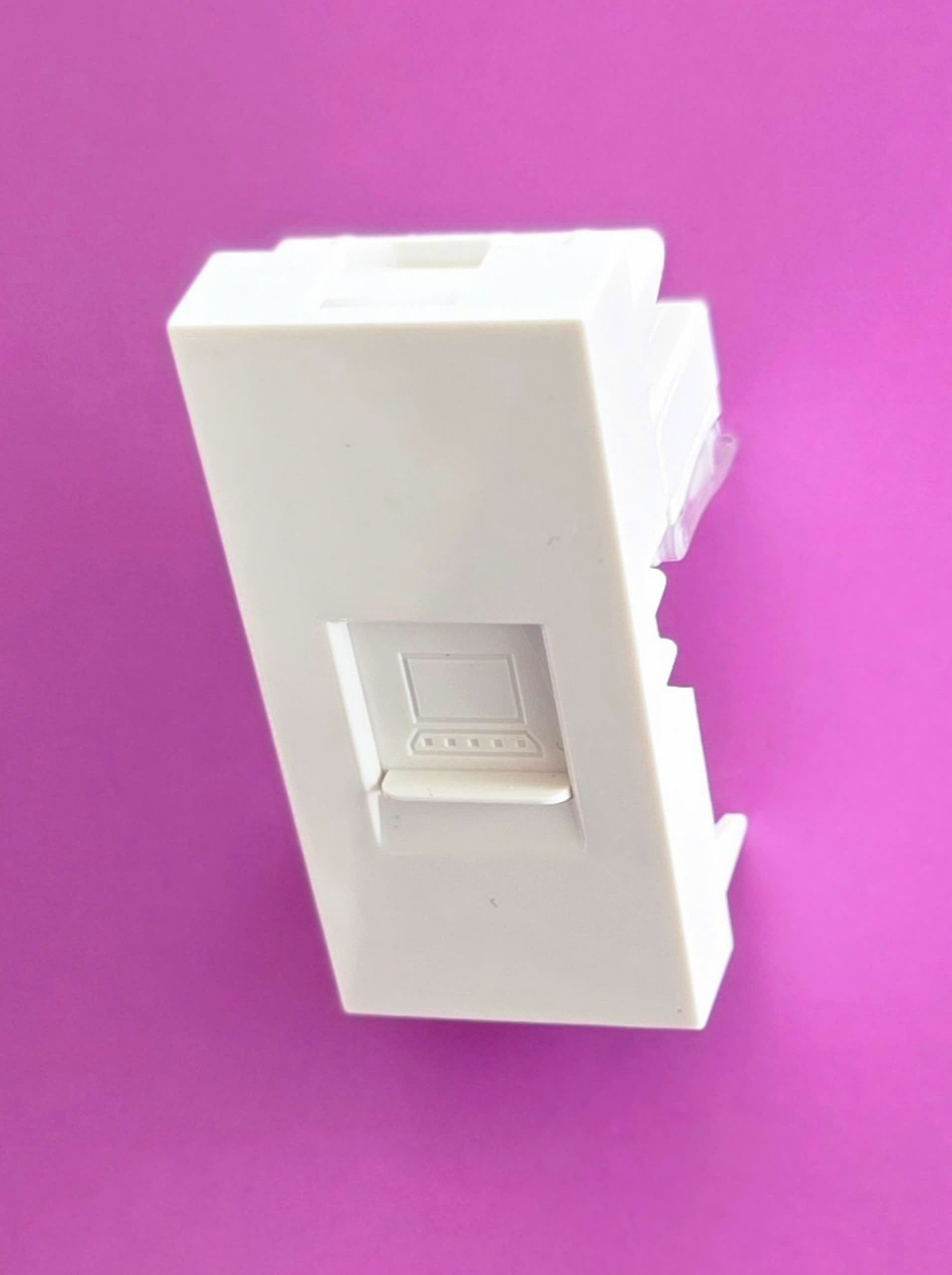 Hạt mạng RJ45 màu trắng