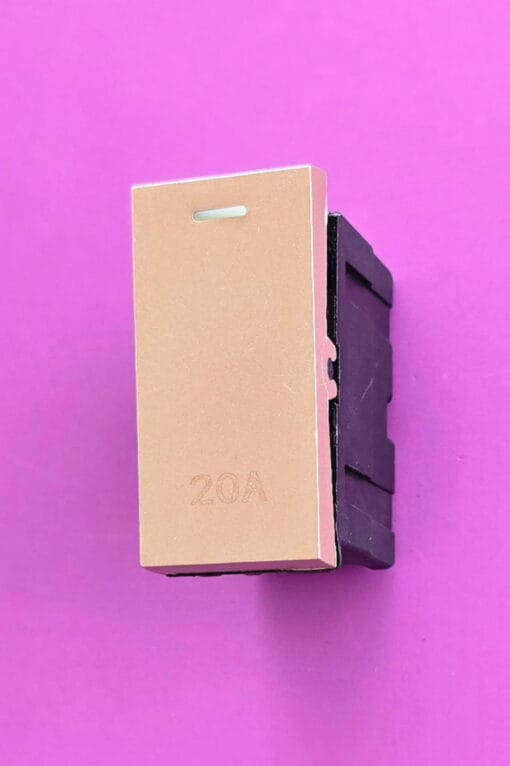 Công tắc đa điểm 20A màu vàng