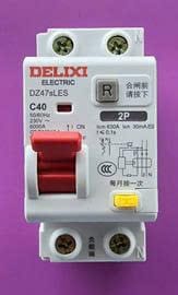 Aptomat cài ray RCBO 2P 20A chống giật, chống rò, chống quá tải ngắn mặt DELIXI